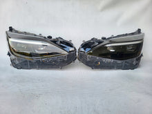 Load image into Gallery viewer, Frontscheinwerfer Toyota Yaris Cross Matrix LED Ein Satz Scheinwerfer Headlight SCH2303011496vt