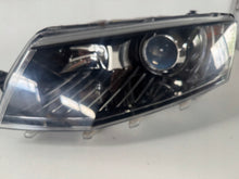 Load image into Gallery viewer, Frontscheinwerfer Skoda Octavia III 5E1941015B Xenon Links Headlight SCH7038007530bg