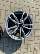 Laden Sie das Bild in den Galerie-Viewer, 1x Alufelge 20 Zoll 9.0" 5x120 18263052182 BMW F06 F12 F13 Rim Wheel FEL5947199995sq
