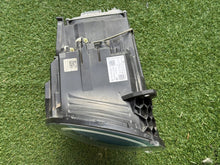 Laden Sie das Bild in den Galerie-Viewer, Frontscheinwerfer Mercedes-Benz W463 A4639061202 Rechts Scheinwerfer Headlight SCH3266271494kr