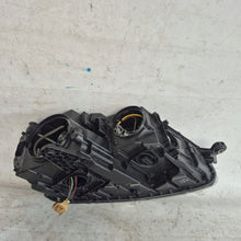 Laden Sie das Bild in den Galerie-Viewer, Frontscheinwerfer Skoda Octavia III 5E1941015B Xenon Links Headlight SCH9756960115km