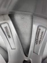 Laden Sie das Bild in den Galerie-Viewer, 1x Alufelge 18 Zoll 7.5&quot; 5x112 48ET 5E3601025J Skoda Octavia 5e3 Iv Rim Wheel