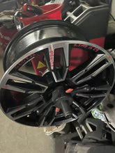 Laden Sie das Bild in den Galerie-Viewer, 1x Alufelge 19 Zoll 8.5" 5x110 29ET Glanz Schwarz 5A324E0 BMW 1 Rim Wheel FEL4441999937gp