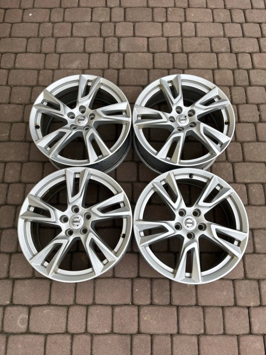 4x Alufelge 18 Zoll 7.5" 5x108 50 5ET Glanz Silber 31362866 Volvo Xc60 I FEL3476981968po