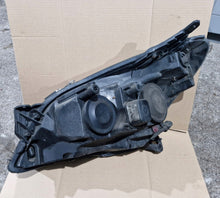 Laden Sie das Bild in den Galerie-Viewer, Frontscheinwerfer Opel Astra H Gtc Rechts Scheinwerfer Headlight SCH9308851770pp