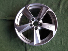 Laden Sie das Bild in den Galerie-Viewer, 1x Alufelge 17 Zoll 7.0" 5x112 45ET Glanz Silber 81A601025B Audi Q2 Rim Wheel FEL5448304345po