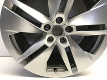 Laden Sie das Bild in den Galerie-Viewer, 1x Alufelge 19 Zoll 8.0&quot; 5x112 5LA601025B Skoda Enyaq Rim Wheel