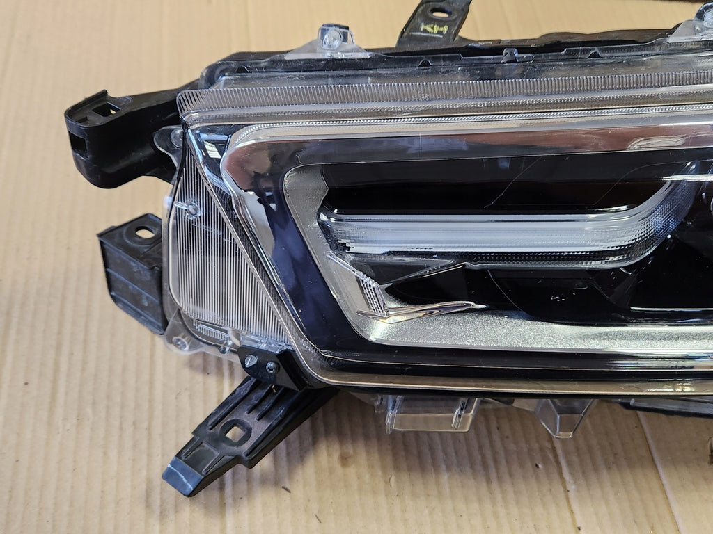 Frontscheinwerfer Toyota Hilux 81110-0K941 LED Ein Stück (Rechts oder Links)