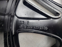 Laden Sie das Bild in den Galerie-Viewer, 1x Alufelge 19 Zoll 8.0" 5x112 45ET Glanz Schwarz A2364014100 Mercedes-Benz FEL6409526702lp