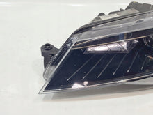 Laden Sie das Bild in den Galerie-Viewer, Frontscheinwerfer Skoda Superb III 3V1941015A 3V1941016A Xenon Rechts oder Links