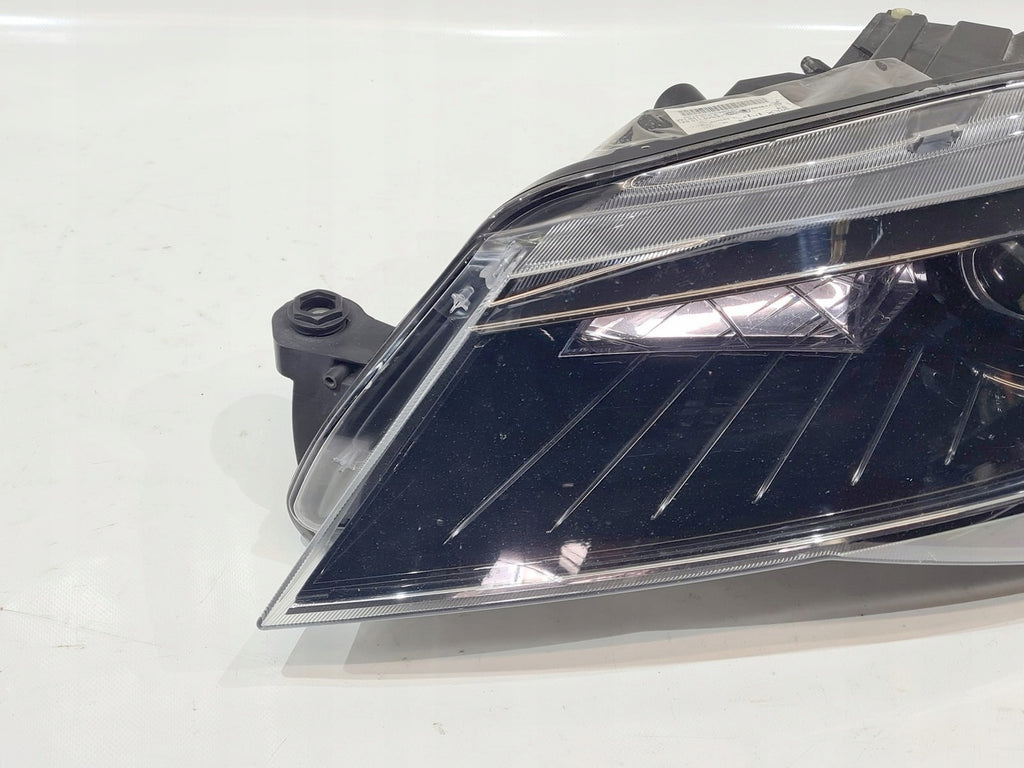 Frontscheinwerfer Skoda Superb III 3V1941015A 16437 Xenon Links Headlight