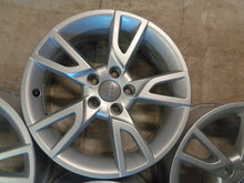 Laden Sie das Bild in den Galerie-Viewer, 4x Alufelge 17 Zoll 6.5" 5x112 33ET Glanz Silber 8U0071497 Audi Q3 Rim Wheel FEL6139422161rr