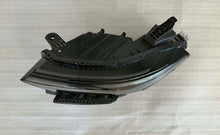 Laden Sie das Bild in den Galerie-Viewer, Frontscheinwerfer Jeep Wagoneer 68568201AA Links Scheinwerfer Headlight SCH5815964167pr