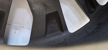 Laden Sie das Bild in den Galerie-Viewer, 1x Alufelge 17 Zoll 7.0&quot; 5x108 46ET Silber 9806454377 Toyota Proace Rim Wheel