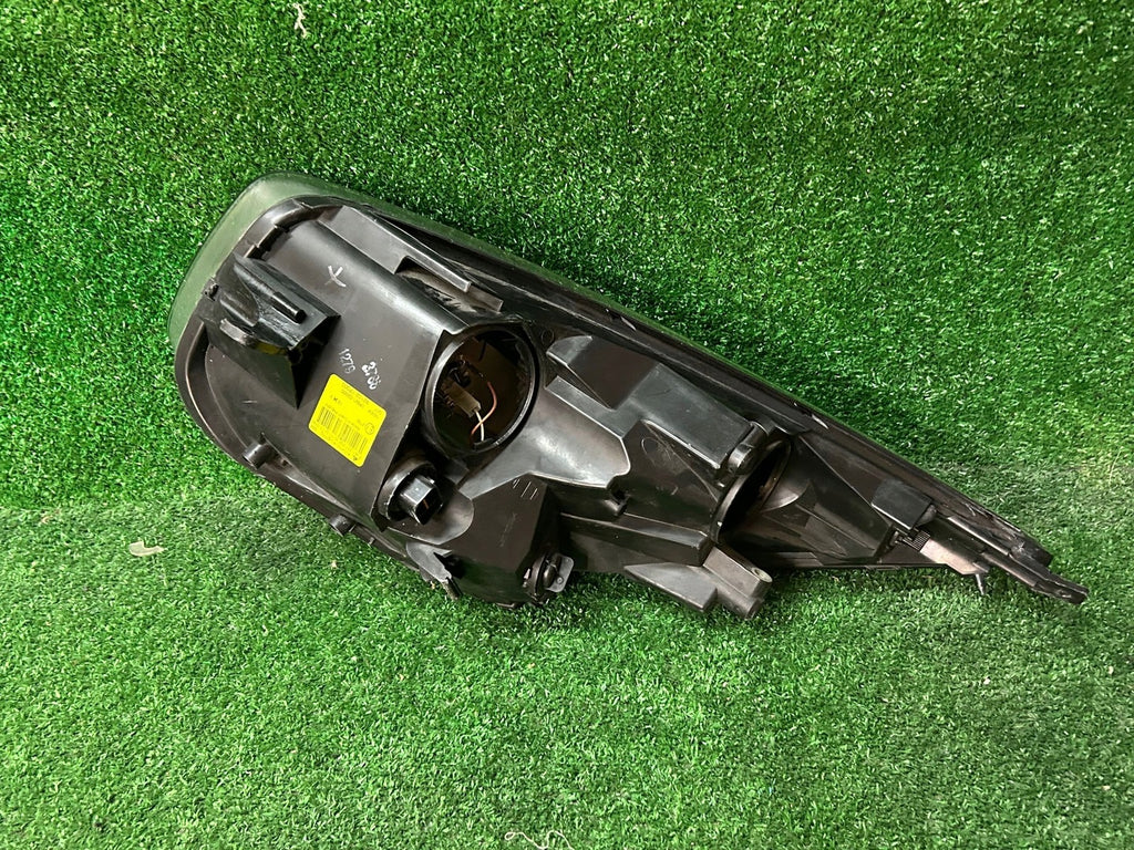 Frontscheinwerfer Kia Venga 921021P000 030125720200 1P92102000 Rechts Headlight