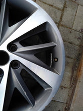 Load image into Gallery viewer, 1x Alufelge 18 Zoll 7.5&quot; 5x112 51ET Glanz Grau 5F0601025E Mg Leon Rim Wheel