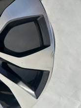 Load image into Gallery viewer, 1x Alufelge 17 Zoll 7.0" 5x114.3 43ET Glanz 403007202R Renault Megane Iv FEL3520651956gw