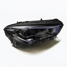 Load image into Gallery viewer, Frontscheinwerfer Mercedes-Benz X118 C118 A1189063200 LED Rechts Headlight