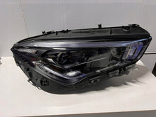 Load image into Gallery viewer, Frontscheinwerfer Mercedes-Benz X118 C118 A1189063200 LED Rechts Headlight