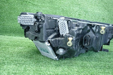 Laden Sie das Bild in den Galerie-Viewer, Frontscheinwerfer Skoda Octavia IV 5E4941035 Links Scheinwerfer Headlight SCH2993543872xt