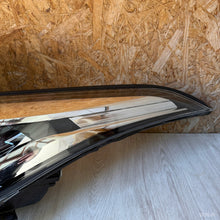 Laden Sie das Bild in den Galerie-Viewer, Frontscheinwerfer Toyota Chr C-Hr 81110-F4180-00 81150-F4180-00 LED Ein Satz