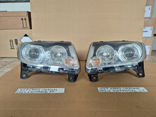 Laden Sie das Bild in den Galerie-Viewer, Frontscheinwerfer Jeep Grand Cherokee Wk2 55079410AG 55079409AJ Xenon Ein Satz SCH6932466379th