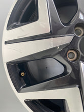 Laden Sie das Bild in den Galerie-Viewer, 1x Alufelge 17 Zoll 6.5&quot; 4x100 50ET 52910-Q0400 Hyundai Bayon Rim Wheel