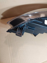 Laden Sie das Bild in den Galerie-Viewer, Frontscheinwerfer Ford Kuga LV4B-13E016-AH Full LED Rechts Headlight SCH9993275888dp