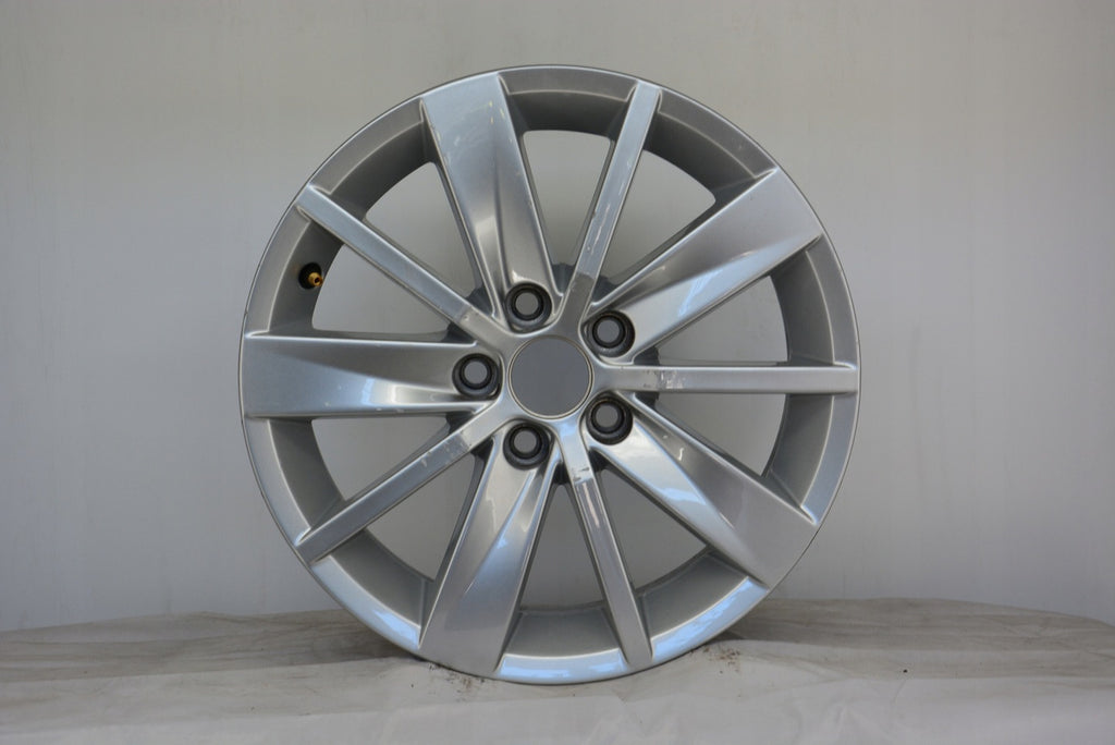 1x Alufelge 15 Zoll 6.0" 5x100 38ET Glanz Silber 6C0601025 Vw Rim Wheel