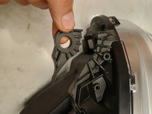 Laden Sie das Bild in den Galerie-Viewer, Frontscheinwerfer Peugeot 208 1685353180 Rechts Scheinwerfer Headlight SCH8655728838gi