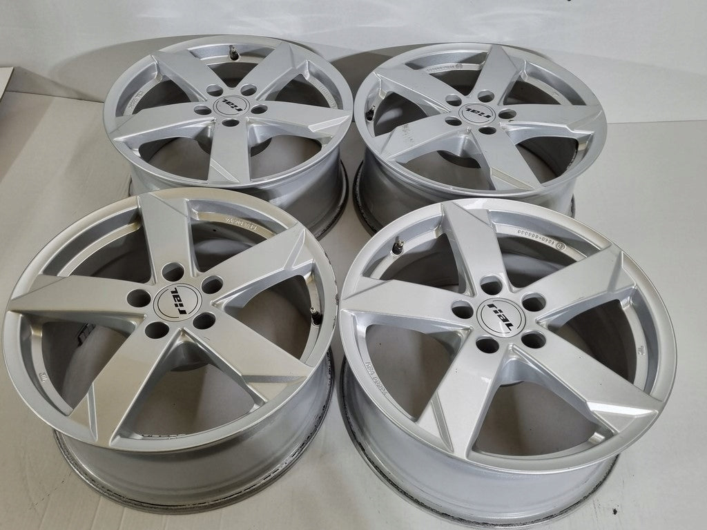 4x Alufelge 17 Zoll 7.5" 5x112 28ET Glanz Silber Audi Rim Wheel FEL2218018472re