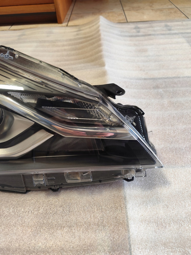 Frontscheinwerfer Toyota Yaris Rechts Scheinwerfer Headlight SCH2264002061tw