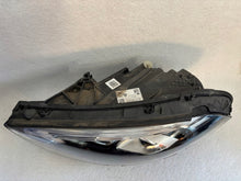 Laden Sie das Bild in den Galerie-Viewer, Frontscheinwerfer Mercedes-Benz W177 A1779062700KZ Links Scheinwerfer Headlight SCH1713672184pw