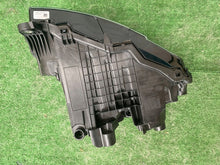 Load image into Gallery viewer, Frontscheinwerfer Land Rover Defender JLR3548 Rechts Scheinwerfer Headlight SCH9546108384fa