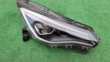 Laden Sie das Bild in den Galerie-Viewer, Frontscheinwerfer Renault Zoe 260102384R LED Rechts Scheinwerfer Headlight