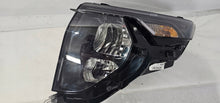 Laden Sie das Bild in den Galerie-Viewer, Frontscheinwerfer Ford Transit Courier R2X613W030 Ein Stück (Rechts oder Links) SCH5046597204pk