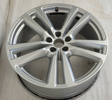Laden Sie das Bild in den Galerie-Viewer, 1x Alufelge 20 Zoll 8.0" 5x112 28ET 4M0601025G Audi Q7 Rim Wheel FEL5631522550hr