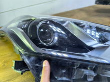 Laden Sie das Bild in den Galerie-Viewer, Frontscheinwerfer Toyota Chr 81130-F4030 Rechts Scheinwerfer Headlight SCH6777178482mn
