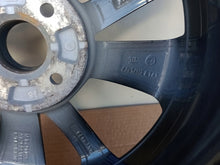 Load image into Gallery viewer, 1x Alufelge 16 Zoll 6.0" 4x100 43ET Glanz Silber 1ST601025 Skoda Citigo FEL2000182807ie