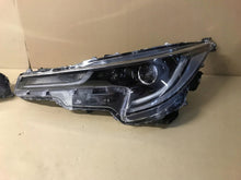 Laden Sie das Bild in den Galerie-Viewer, Frontscheinwerfer Toyota Corolla Ein Stück (Rechts oder Links) Headlight