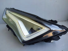 Laden Sie das Bild in den Galerie-Viewer, Frontscheinwerfer Seat Ateca 1EX014 891-32 576941031B Links Headlight