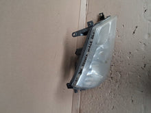 Laden Sie das Bild in den Galerie-Viewer, Frontscheinwerfer Toyota Hiace I Rechts Scheinwerfer Headlight SCH4549101873rq