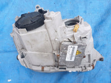 Laden Sie das Bild in den Galerie-Viewer, Frontscheinwerfer Mercedes-Benz W203 A2038203761 0301166275 Xenon Links SCH1049349707lj