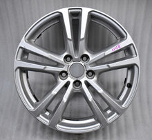 Load image into Gallery viewer, 1x Alufelge 18 Zoll 7.0&quot; 5x112 43ET Glanz Silber 8U0601025J Audi Q3 Rim Wheel