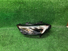 Laden Sie das Bild in den Galerie-Viewer, Frontscheinwerfer Audi A1 82A941033D 90106082 Full LED Links Headlight