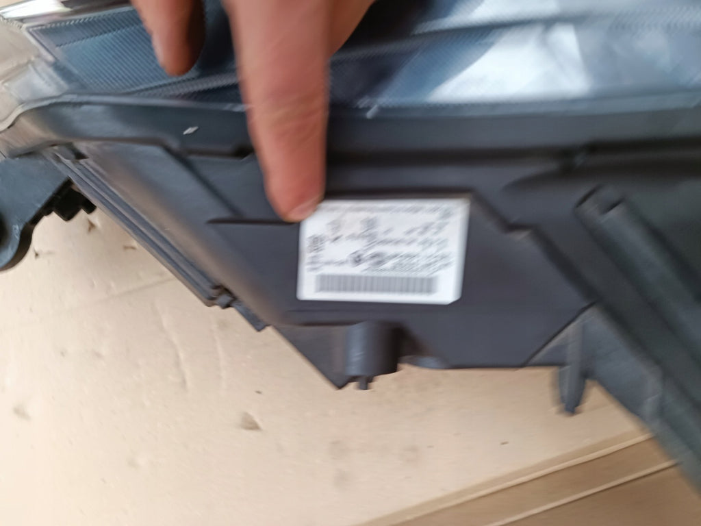 Frontscheinwerfer Skoda Superb III 3V1941016B Xenon Rechts Headlight