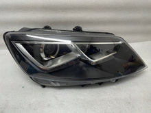 Load image into Gallery viewer, Frontscheinwerfer Seat Alhambra 7N5941752 Xenon Rechts Scheinwerfer Headlight