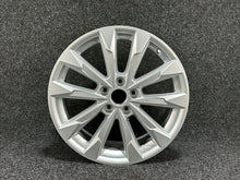 Load image into Gallery viewer, 1x Alufelge 18 Zoll 7.0" 5x112 43ET Glanz Silber 83A601025G Audi Q3 Rim Wheel FEL6712443455bz