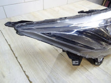 Laden Sie das Bild in den Galerie-Viewer, Frontscheinwerfer Mitsubishi Eclipse Cross I W3153R LED Rechts Headlight SCH1612369301vk