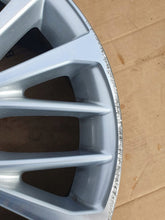 Laden Sie das Bild in den Galerie-Viewer, 1x Alufelge 18 Zoll 7.5" 5x114.3 45ET Glanz Silber 19042407132 Toyota Avensis FEL2078502966ay